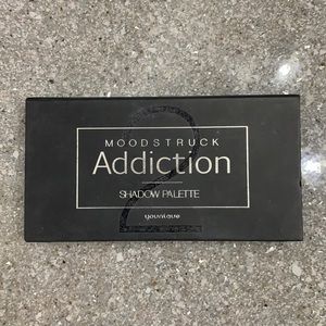 Younique shadow palette!